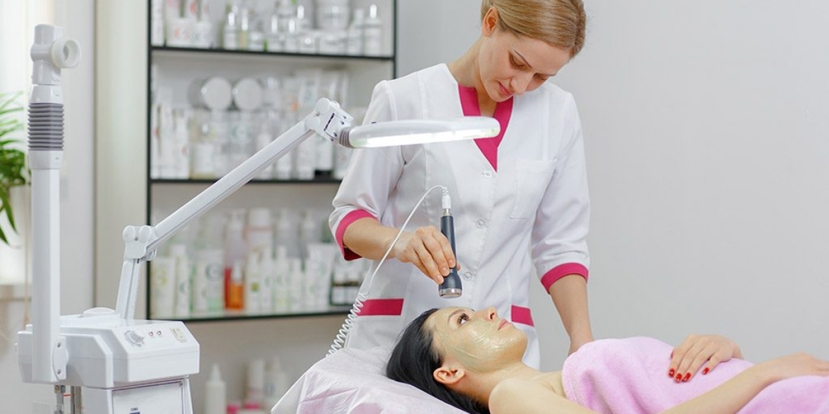 Chemical Peels 101: An Expert Shares Everything You Need to Know